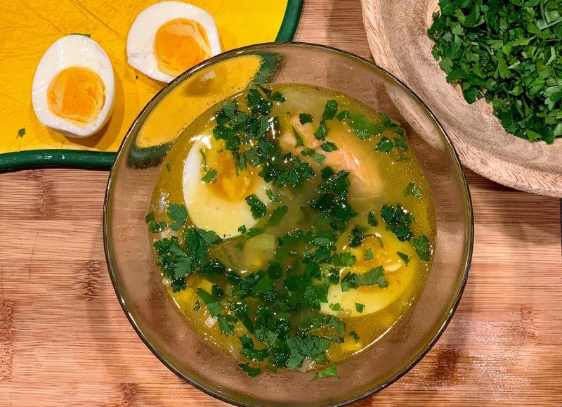 Saine et équilibrée, riche en fibres et oméga 3, la soupe saumon oeufs légumes, une tuerie!