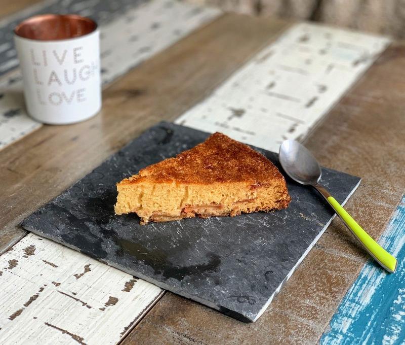 Gâteau au yaourt et pommes, léger et sans beurre